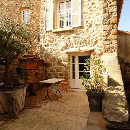 Entre Et Maquis Holiday home